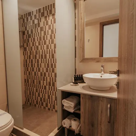 Akron Luxury Holidays 2*