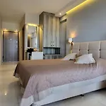 Akron Luxury Holidays Szálloda