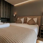 Akron Luxury Holidays