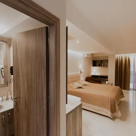Hotel Akron Luxury Holidays 2*