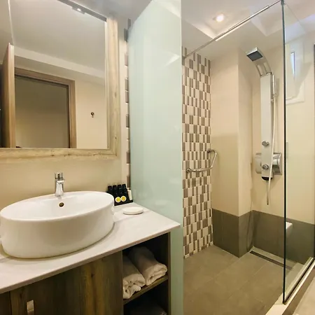Hotel Akron Luxury Holidays 2*