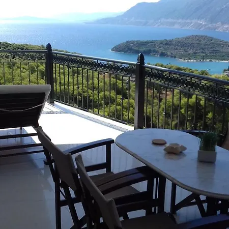 Akron Luxury Holidays Отель
