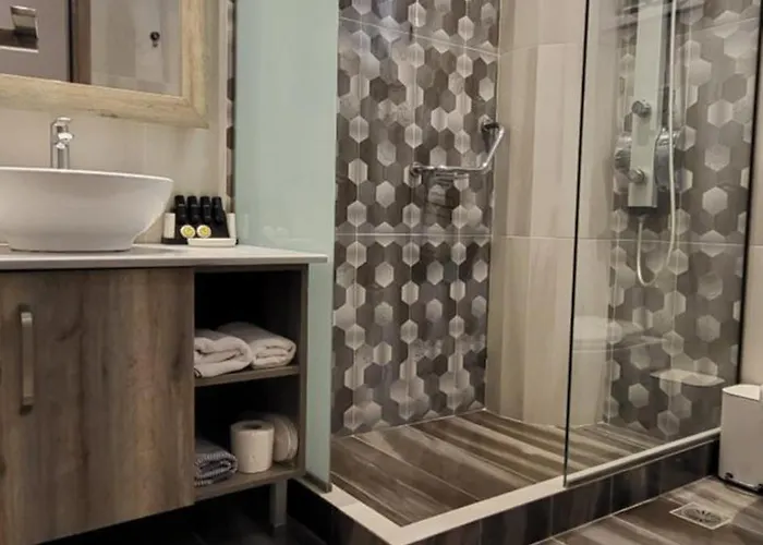 Akron Luxury Holidays Hotel 2*