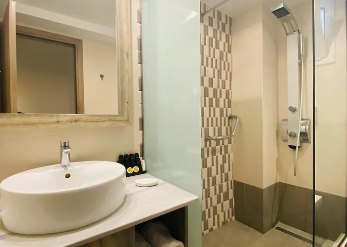 Hotel Akron Luxury Holidays 2*